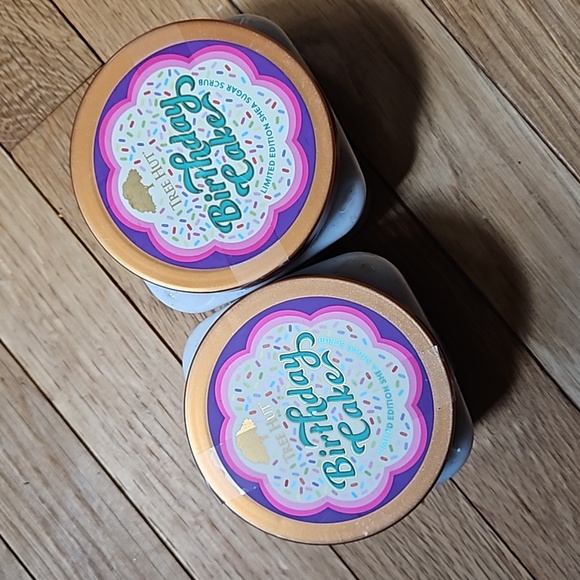 2pk New / Sealed Tree Hut Birthday Cake Scrub - Picture 3 of 3